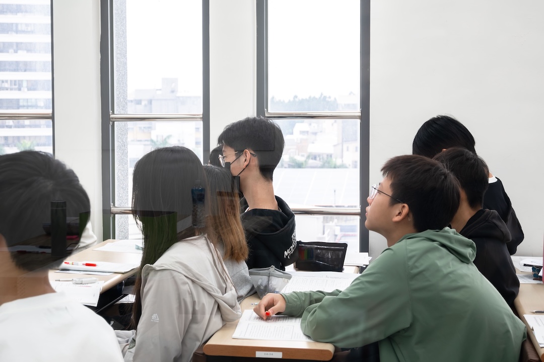 國三戰鬥營 限時模擬考現場